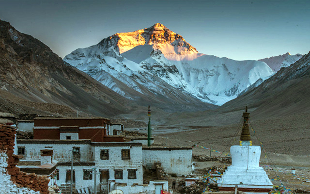 Ghé thăm Rongbuk tu viện cao nhất thế giới